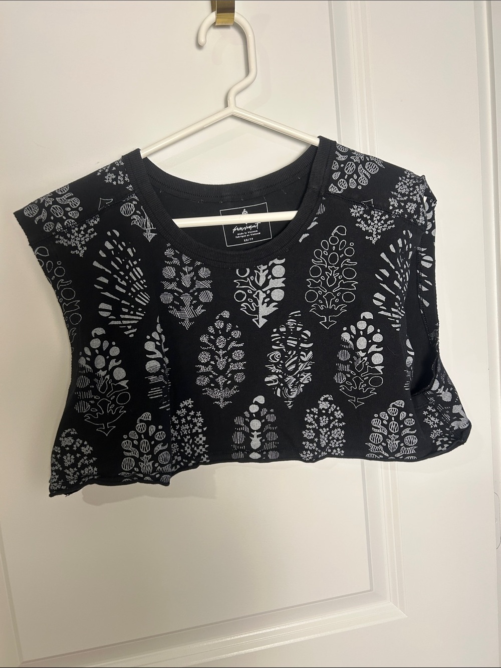 Free People Black & Light Gray Botanical Cropped Tank